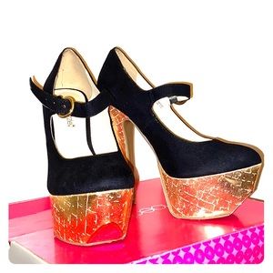 Black and Gold Pumps